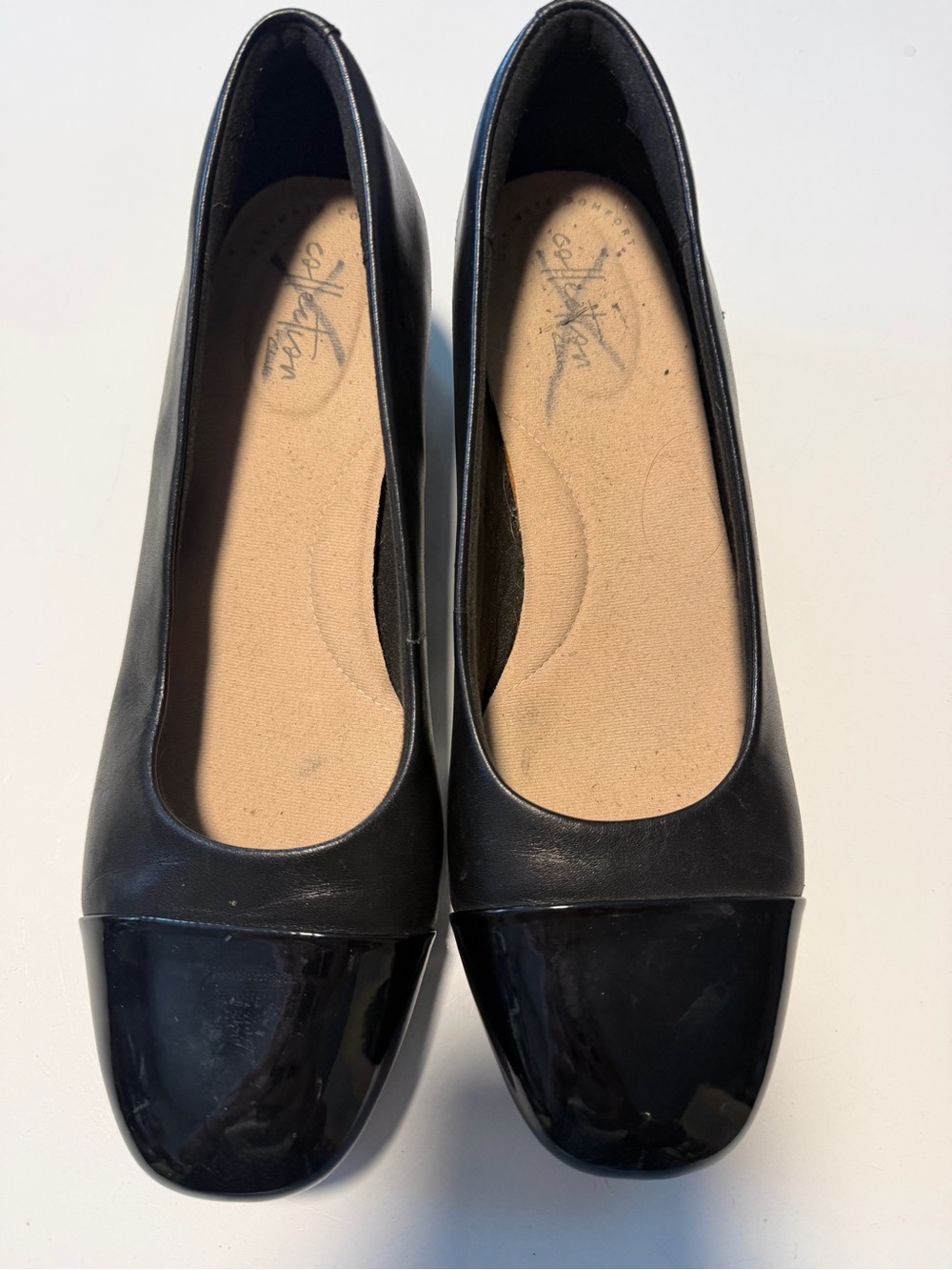 Clarks Collection Juliet Monte Black Leather Cap Toe Low Heel Pump 10